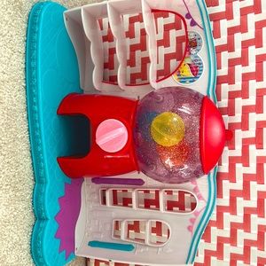 SHOPKINS GUM BALL MACHINE